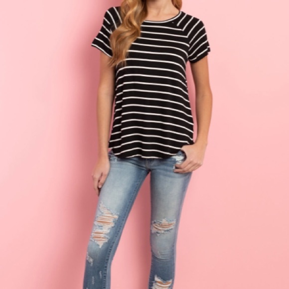 Short Sleeve Black & White Tee - Picture 7 of 10